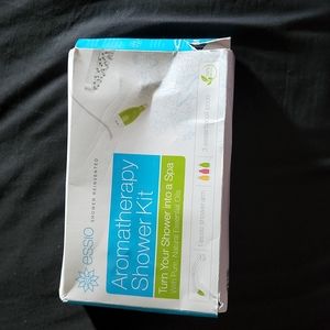Aromatherapy shower kit